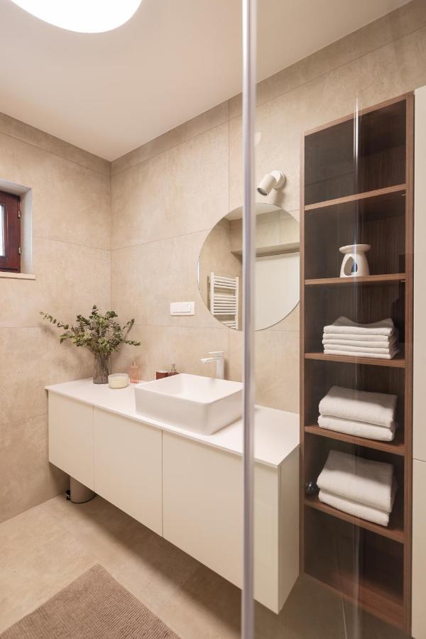 Apartman Baredine 마슬레니차 외부 사진
