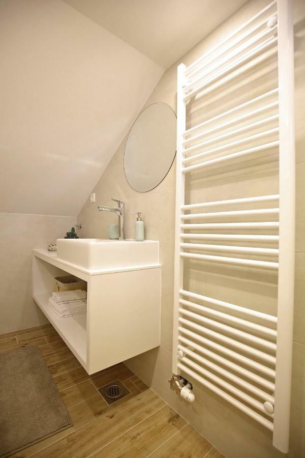 Apartman Baredine 마슬레니차 외부 사진